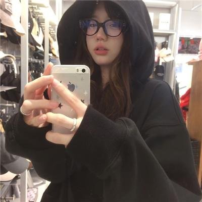 网聘女伴